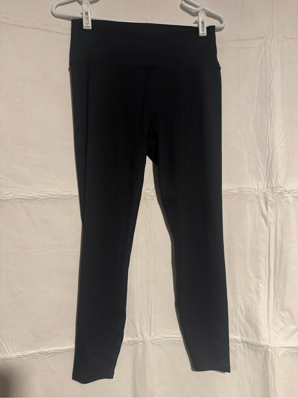 Vuori Black Performance Leggings with Ribbed Detail